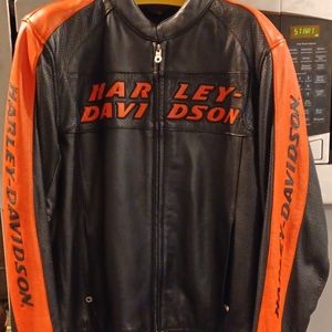 Mens size medium leather Harley Davidson Moto style jacket